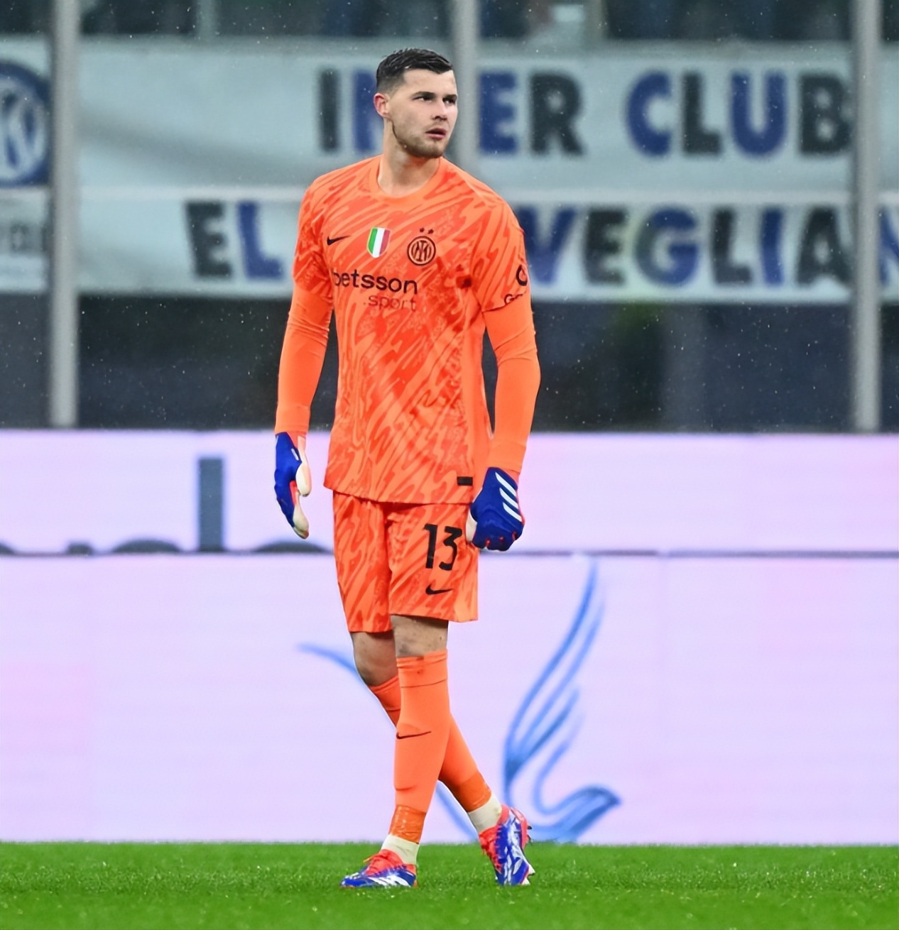 包含里程碑夜！费耶诺德遗憾出局，意大利杯窗口期刷纪录，压力陡增，身体对抗强度拉满的词条