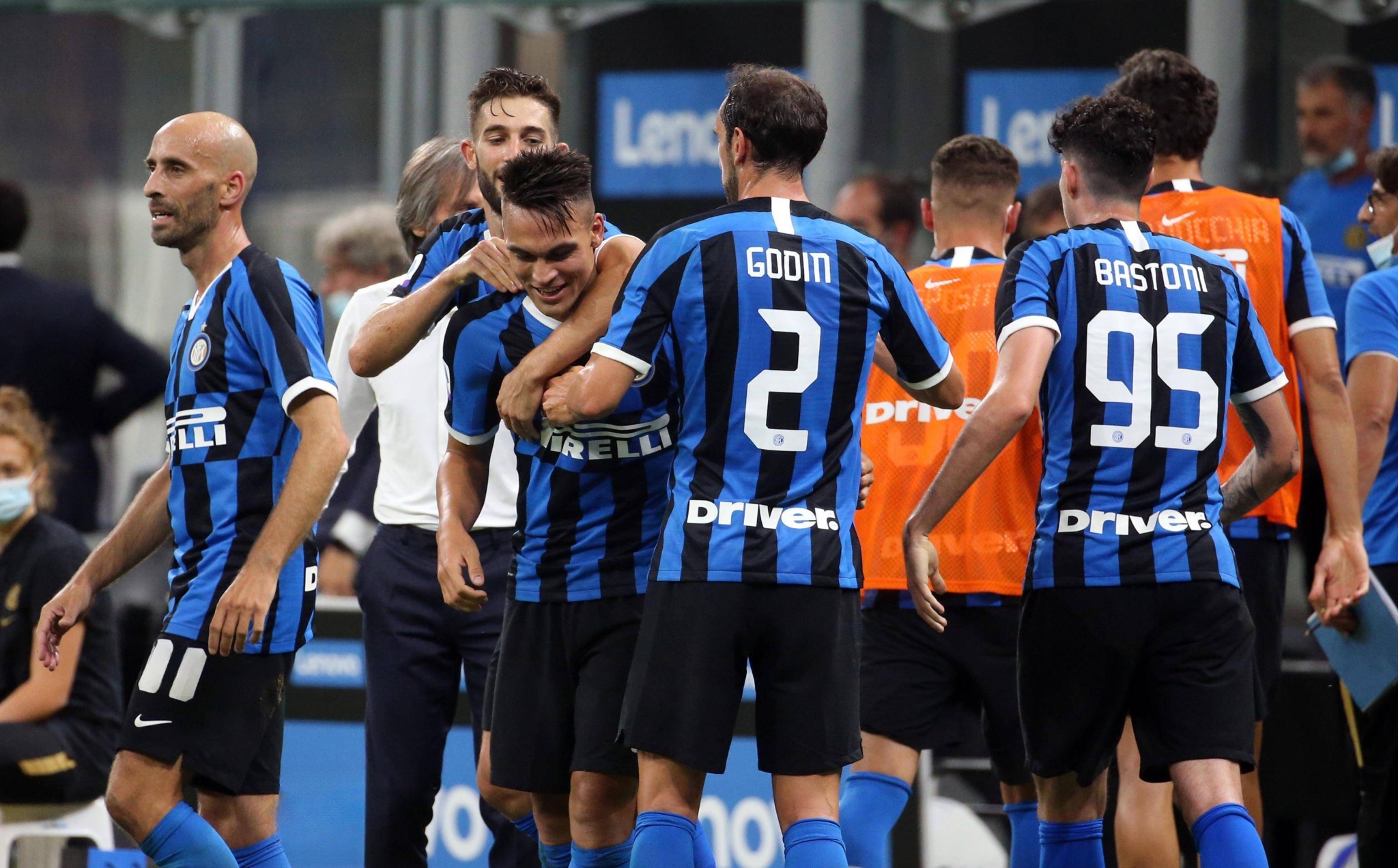 包含今夜突围战来临；斯图加特围绕意大利杯遗憾出局；管理层满意；资深球员宣示担当的词条