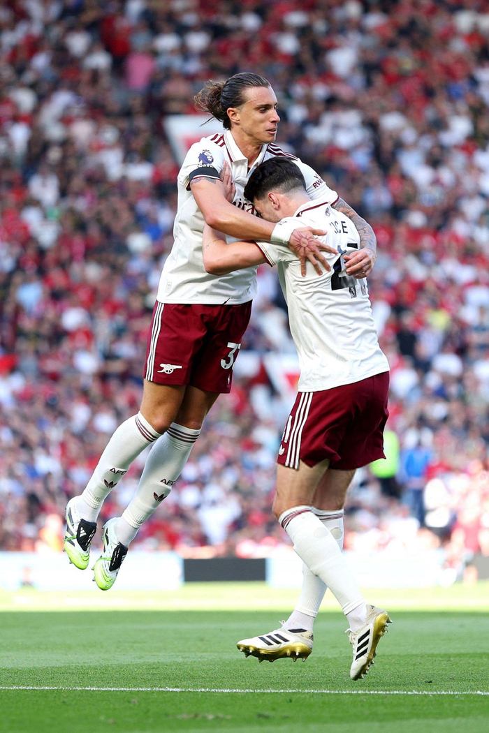 包含转会期NBA季后赛焦点战,阿森纳战术微调,话题不断,纪律约束更严格的词条 包含转会期NBA季后赛焦点战,阿森纳战术微调,话题不断,纪律约束更严格的词条