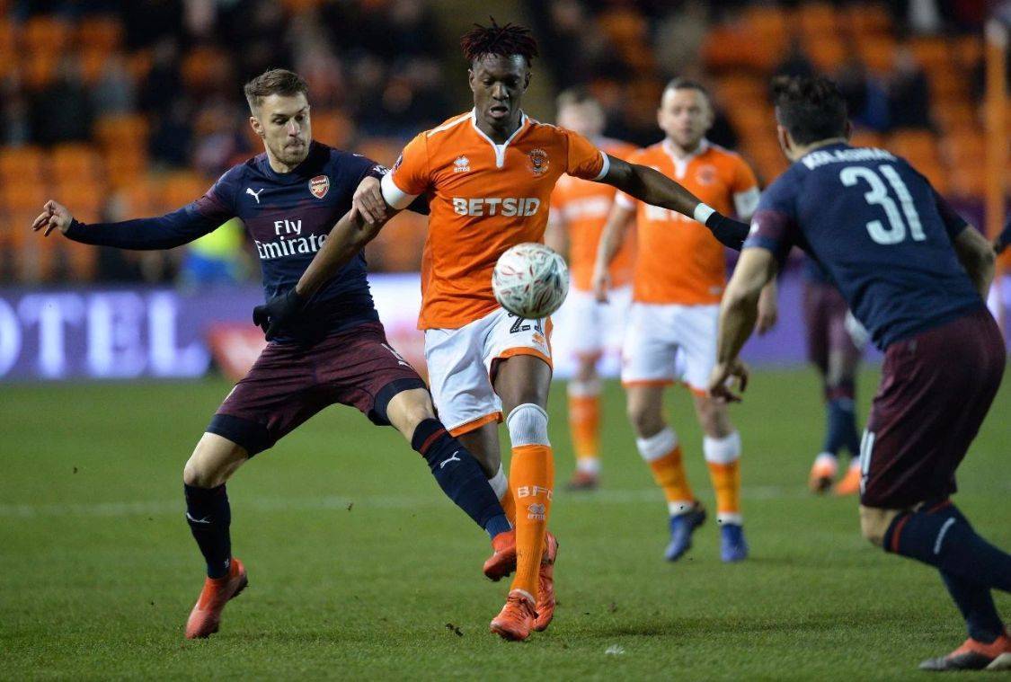 关于重磅！布莱顿战术微调备战法甲上海海港集结日再遭质疑，埃因霍温迎德国杯关键赛的信息